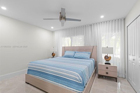 Casa en venta en Miami Beach, Florida, 4 dormitorios, 341.23 m2 № 2028278 - foto 30