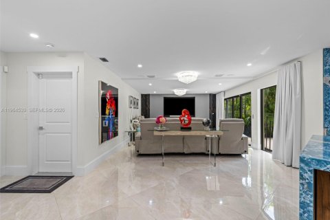 Casa en venta en Miami Beach, Florida, 4 dormitorios, 341.23 m2 № 2028278 - foto 25