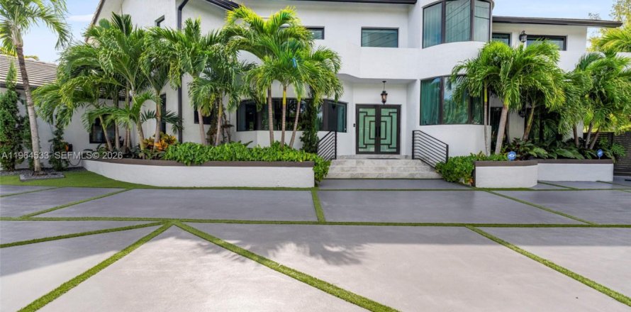 Casa en Miami Beach, Florida 4 dormitorios, 341.23 m2 № 2028278