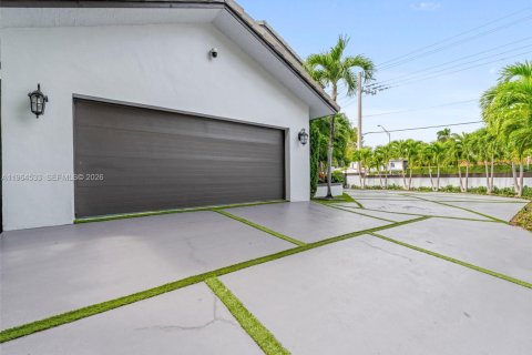 Casa en venta en Miami Beach, Florida, 4 dormitorios, 341.23 m2 № 2028278 - foto 6