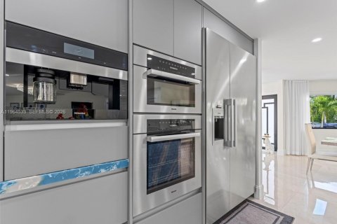 Casa en venta en Miami Beach, Florida, 4 dormitorios, 341.23 m2 № 2028278 - foto 21