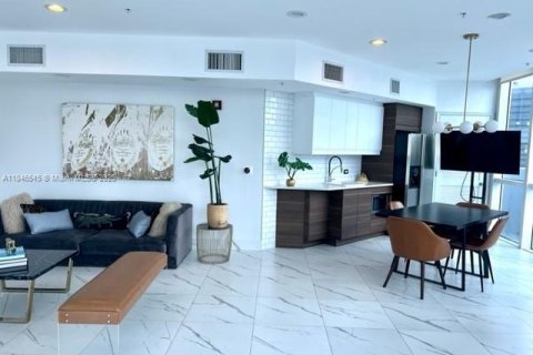 Condo in Miami, Florida, 2 bedrooms  № 1888843 - photo 9