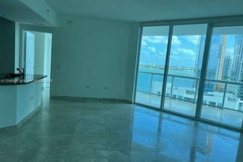 Condo in Miami, Florida, 2 bedrooms  № 1888843 - photo 4