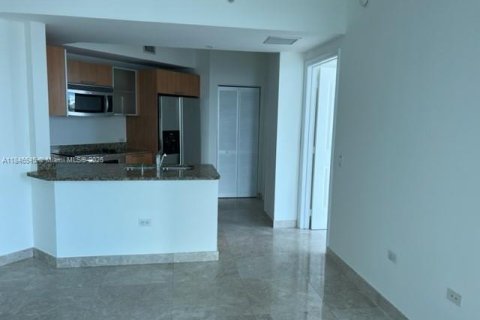 Condo in Miami, Florida, 2 bedrooms  № 1888843 - photo 6
