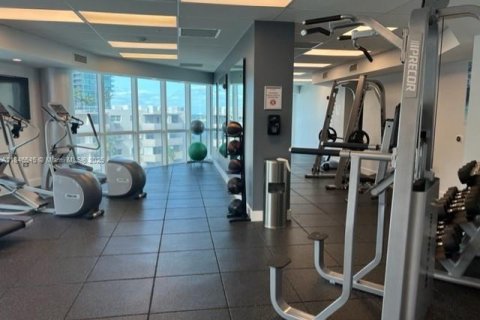 Condo in Miami, Florida, 2 bedrooms  № 1888843 - photo 11