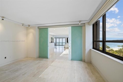 Copropriété à vendre à Bal Harbour, Floride: 3 chambres, 218.6 m2 № 2088463 - photo 16