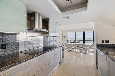 Copropriété à vendre à Bal Harbour, Floride: 3 chambres, 218.6 m2 № 2088463 - photo 7