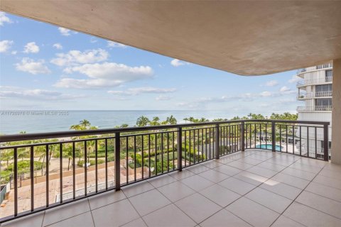 Copropriété à vendre à Bal Harbour, Floride: 3 chambres, 218.6 m2 № 2088463 - photo 28