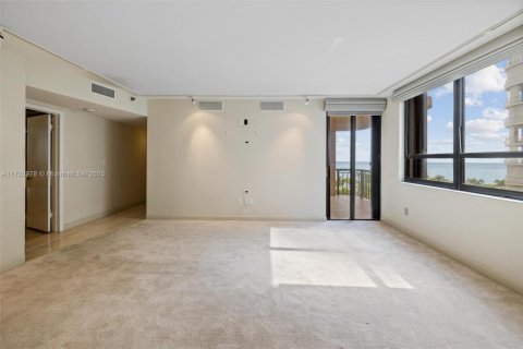 Copropriété à vendre à Bal Harbour, Floride: 3 chambres, 218.6 m2 № 2088463 - photo 24