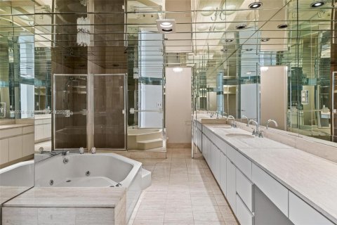 Copropriété à vendre à Bal Harbour, Floride: 3 chambres, 218.6 m2 № 2088463 - photo 27