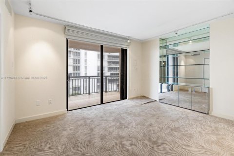 Copropriété à vendre à Bal Harbour, Floride: 3 chambres, 218.6 m2 № 2088463 - photo 20