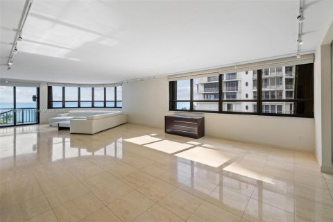 Copropriété à vendre à Bal Harbour, Floride: 3 chambres, 218.6 m2 № 2088463 - photo 14