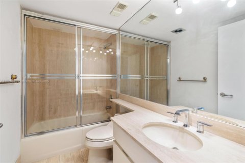 Copropriété à vendre à Bal Harbour, Floride: 3 chambres, 218.6 m2 № 2088463 - photo 18