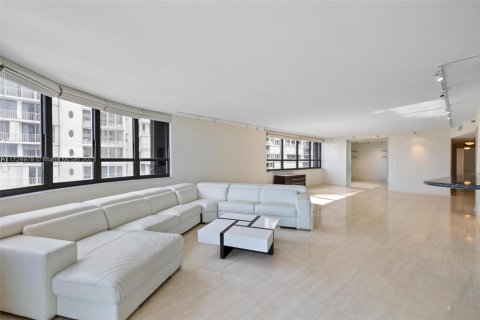 Copropriété à vendre à Bal Harbour, Floride: 3 chambres, 218.6 m2 № 2088463 - photo 4