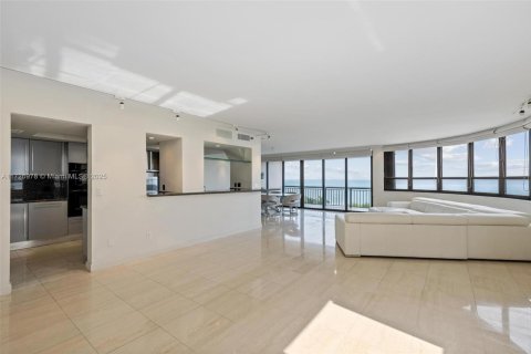 Copropriété à vendre à Bal Harbour, Floride: 3 chambres, 218.6 m2 № 2088463 - photo 12