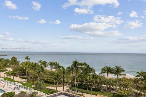 Copropriété à vendre à Bal Harbour, Floride: 3 chambres, 218.6 m2 № 2088463 - photo 30