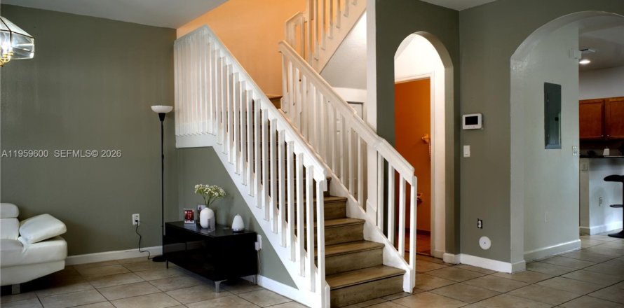 Таунхаус в Хайалиа, Флорида 3 спальни, 146.23м2 № 2022172