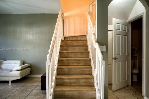 Купить таунхаус в Хайалиа, Флорида 3 спальни, 146.23м2, № 2022172 - фото 13