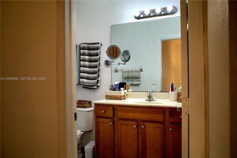 Купить таунхаус в Хайалиа, Флорида 3 спальни, 146.23м2, № 2022172 - фото 15