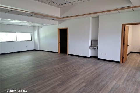 Снять в аренду коммерческую недвижимость в Индиан Лейк Эстейтс, Флорида 197.42м2, № 1910404 - фото 12