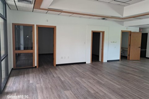 Снять в аренду коммерческую недвижимость в Индиан Лейк Эстейтс, Флорида 197.42м2, № 1910404 - фото 9