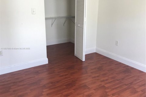 Condominio en alquiler en Miami, Florida, 1 dormitorio, 70.33 m2 № 1879035 - foto 6