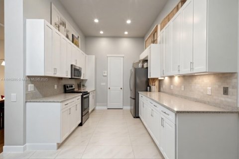 Villa ou maison à vendre à West Palm Beach, Floride: 3 chambres, 177.16 m2 № 1966551 - photo 6