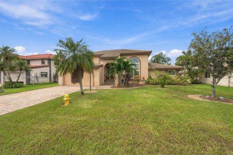 Villa ou maison à Davie, Floride 4 chambres, 246.01 m2 № 2401452
