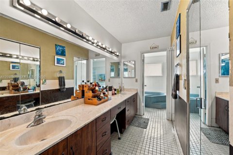 Villa ou maison à vendre à Davie, Floride: 4 chambres, 246.01 m2 № 2401452 - photo 12