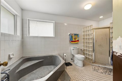 Villa ou maison à vendre à Davie, Floride: 4 chambres, 246.01 m2 № 2401452 - photo 14