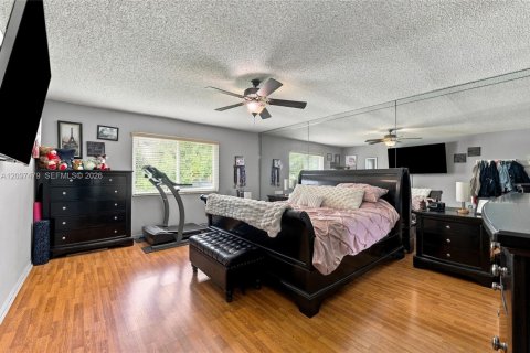 Villa ou maison à vendre à Davie, Floride: 4 chambres, 246.01 m2 № 2401452 - photo 10