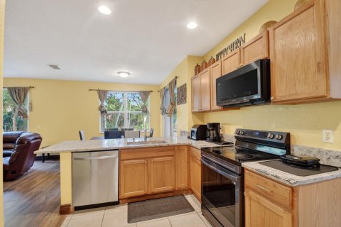 Villa ou maison à vendre à West Palm Beach, Floride: 5 chambres, 296.36 m2 № 2078172 - photo 2