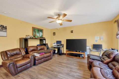 Villa ou maison à vendre à West Palm Beach, Floride: 5 chambres, 296.36 m2 № 2078172 - photo 24