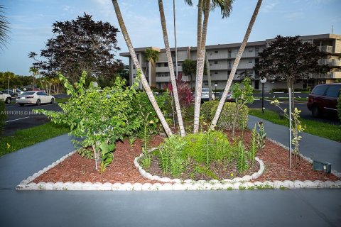 Купить кондоминиум в Лодердейл-Лейкс, Флорида 2 спальни, 94.85м2, № 1755683 - фото 13