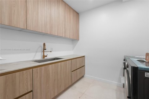 Townhouse in Fort Lauderdale, Florida 4 bedrooms, 323.86 sq.m. № 1731764 - photo 13