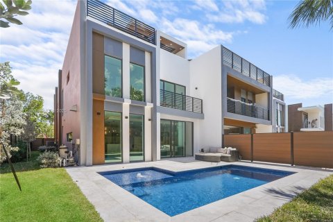 Townhouse in Fort Lauderdale, Florida 4 bedrooms, 323.86 sq.m. № 1731764 - photo 1