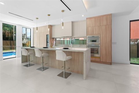 Townhouse in Fort Lauderdale, Florida 4 bedrooms, 323.86 sq.m. № 1731764 - photo 6