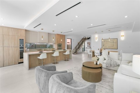 Townhouse in Fort Lauderdale, Florida 4 bedrooms, 323.86 sq.m. № 1731764 - photo 9