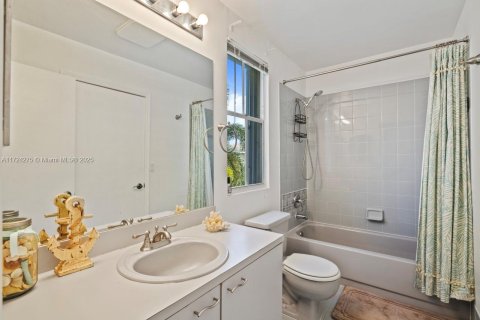 House in Sunrise, Florida 3 bedrooms, 176.33 sq.m. № 1867045 - photo 24