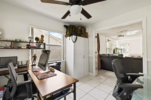 House in Sunrise, Florida 3 bedrooms, 176.33 sq.m. № 1867045 - photo 28