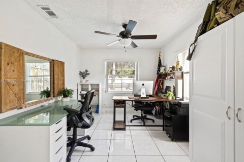 House in Sunrise, Florida 3 bedrooms, 176.33 sq.m. № 1867045 - photo 27