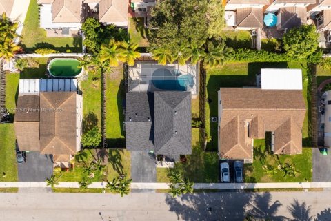 House in Sunrise, Florida 3 bedrooms, 176.33 sq.m. № 1867045 - photo 3