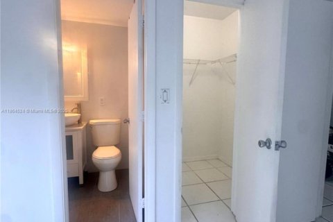 Copropriété à louer à South Miami, Floride: 1 chambre, 47.38 m2 № 1892624 - photo 7