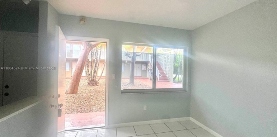 Condo à South Miami, Floride, 1 chambre № 1892624