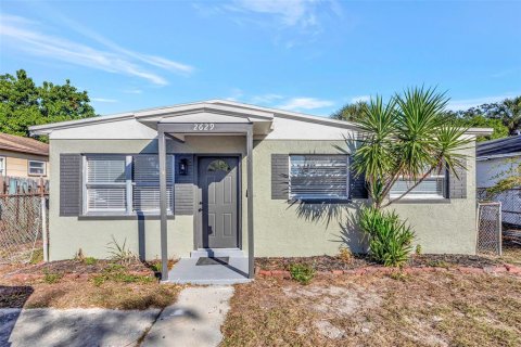 Casa en Saint Petersburg, Florida 7 dormitorios, 172.8 m2 № 2379302