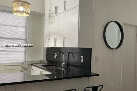 Снять в аренду кондоминиум в Майами-Бич, Флорида 2 спальни, 53.88м2, № 1979582 - фото 1
