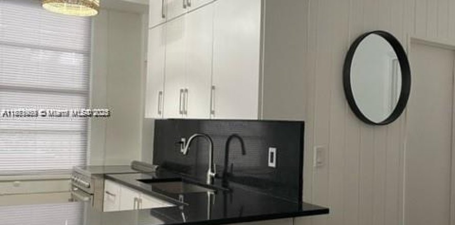 Кондоминиум с 2 спальнями в Майами-Бич, Флорида № 1979582