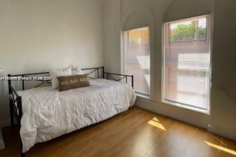 Снять в аренду кондоминиум в Майами-Бич, Флорида 2 спальни, 53.88м2, № 1979582 - фото 6