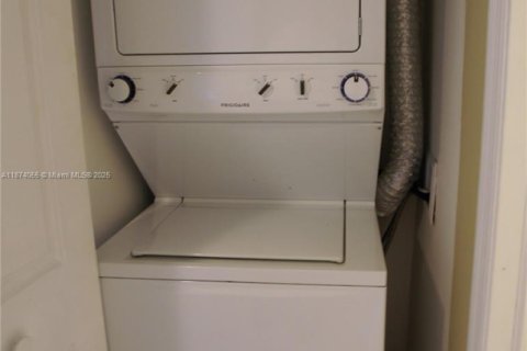 Condominio en alquiler en Aventura, Florida, 2 dormitorios, 109.72 m2 № 2054662 - foto 19