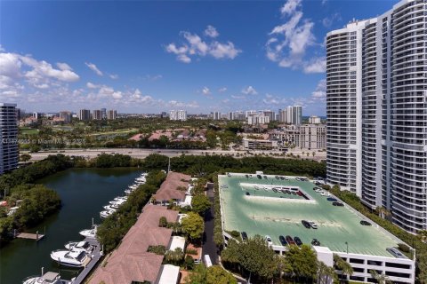 Condominio en alquiler en Aventura, Florida, 2 dormitorios, 109.72 m2 № 2054662 - foto 25